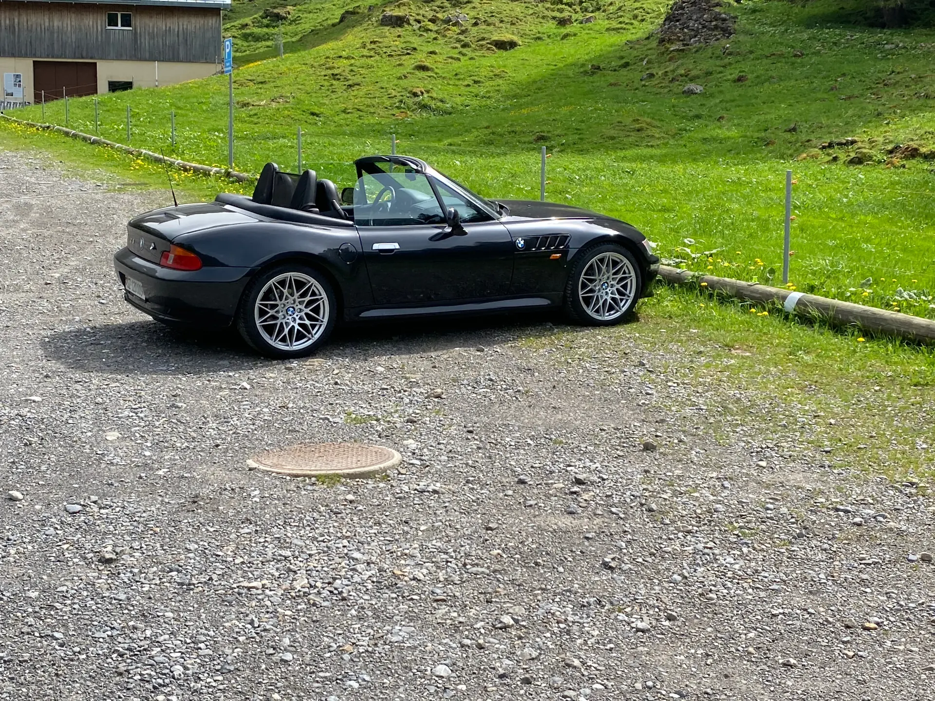 BMW Z3 2.8i Roadster 2001 — Cabriolet sportif légendaire, moteur 192 ch — vue extérieure