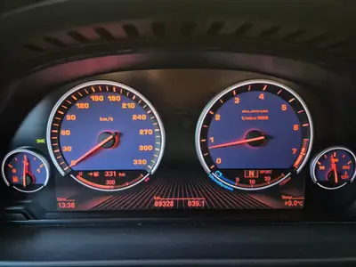 BMW-Alpina B5 BiTurbo 540 PS — Collector rare, V8 suralimentation, numéro 201/260 — Armaturenbrett