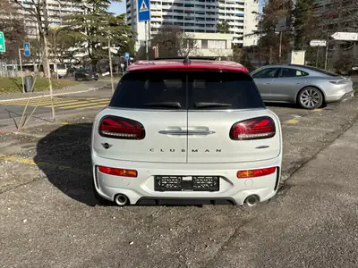 MINI Clubman John Cooper Works ALL4 306 ch — Performance et polyvalence British — rear view