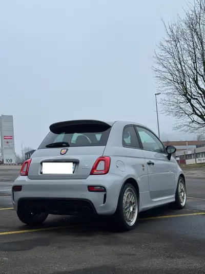 Fiat 595 Abarth Esseesse — 180 ch turbo, sportive italienne authentique — Heckansicht