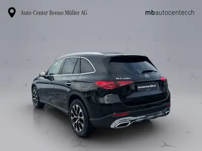 Mercedes-Benz GLC 220 d Avantgarde 4MATIC — SUV diesel hybride, 20 km, traction intégrale — intérieur