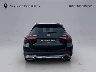 Mercedes-Benz GLC 220 d Avantgarde 4MATIC — SUV diesel hybride, 20 km, traction intégrale — tableau de bord