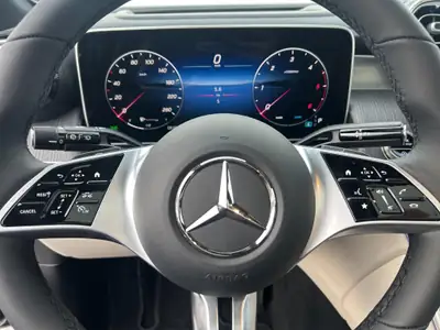 Mercedes-Benz GLC 220 d Avantgarde 4MATIC — SUV diesel hybride, 20 km, traction intégrale — Miniature 13