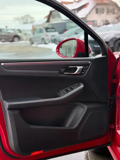 Porsche Macan GTS PDK — SUV sportif 380 ch, rouge éclatant, parfait état — Thumbnail 19