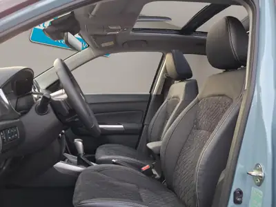 Suzuki Vitara 1.4 T Sakura Top Hybrid 4x4 — SUV compact hybride, 20 km seulement — detail