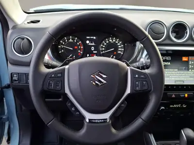 Suzuki Vitara 1.4 T Sakura Top Hybrid 4x4 — SUV compact hybride, 20 km seulement — Thumbnail 8