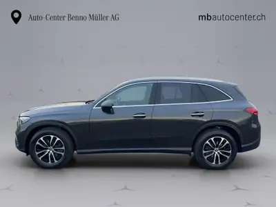 Mercedes-Benz GLC 300 Avantgarde 4Matic — SUV hybride 281 ch, design premium et consommation optimisée — côté