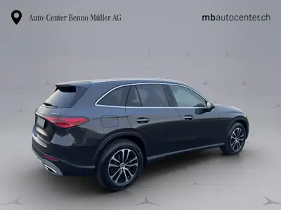 Mercedes-Benz GLC 300 Avantgarde 4Matic — SUV hybride 281 ch, design premium et consommation optimisée — tableau de bord