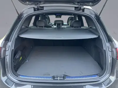 Mercedes-Benz GLC 300 Avantgarde 4Matic — SUV hybride 281 ch, design premium et consommation optimisée — Miniature 18