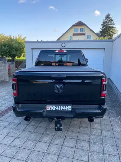Dodge Ram 1500 — Pickup musclé 396 ch, 50'000 km seulement — Seitenansicht