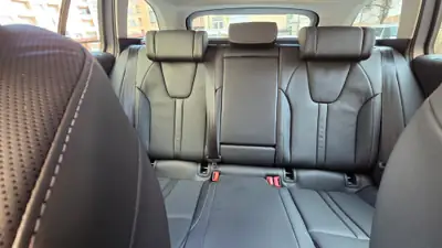 Skoda Octavia Combi 2.0 TDI DSG — Familiale diesel efficace, 1000 km seulement — rear view