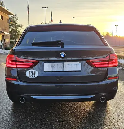 BMW 530d xDrive Touring — Break diesel performant, 8 pneus, cuir premium — vista posteriore