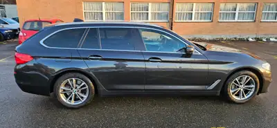 BMW 530d xDrive Touring — Break diesel performant, 8 pneus, cuir premium — interni