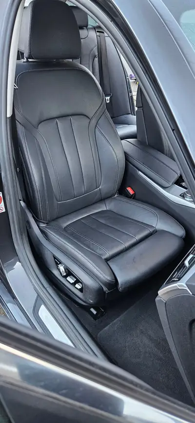 BMW 530d xDrive Touring — Break diesel performant, 8 pneus, cuir premium — Miniatura 9