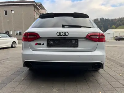 Audi RS4 Avant 4.2 FSI V8 quattro — Breaks de prestige, 450 ch et design intemporel — intérieur