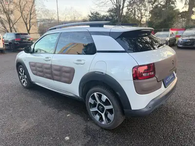 Citroën C4 Cactus 1.2 e-THP Feel — Design innovant, première main, 104 000 km — rear view