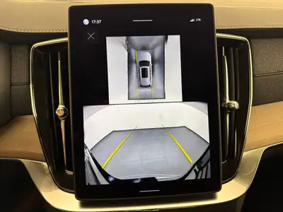 Volvo XC90 T8 eAWD Plus Bright — SUV hybride rechargeable, 1100 km seulement — Thumbnail 8