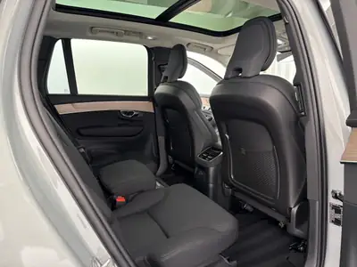 Volvo XC90 T8 eAWD Plus Bright — SUV hybride rechargeable, 1100 km seulement — Thumbnail 11