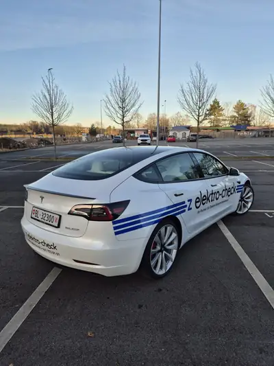 Tesla Model 3 Performance Dual Motor AWD — Électrique haute performance, 94 000 km — Detail