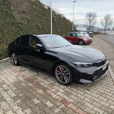 BMW M340i xDrive 48V — Berline sportive hybride légère, 27 900 km seulement — intérieur