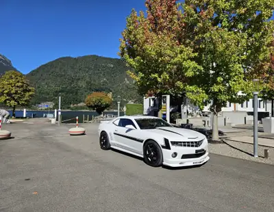 Chevrolet Camaro SS 2010 — Muscle car V8 6.2L en état neuf, 7'300 km seulement — vista esterna