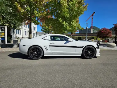 Chevrolet Camaro SS 2010 — Muscle car V8 6.2L en état neuf, 7'300 km seulement — interni