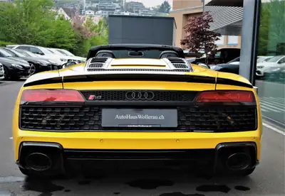 Audi R8 Spyder 5.2 FSI V10 — Cabriolet haute performance, 33 500 km seulement — interior