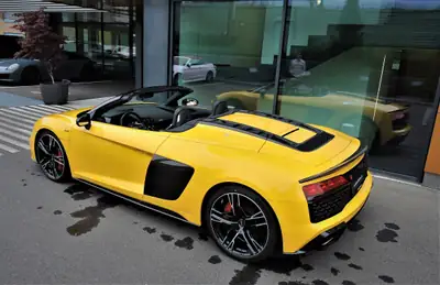 Audi R8 Spyder 5.2 FSI V10 — Cabriolet haute performance, 33 500 km seulement — Thumbnail 8