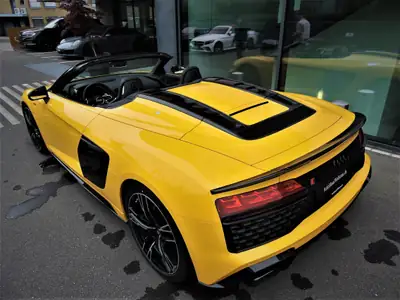 Audi R8 Spyder 5.2 FSI V10 — Cabriolet haute performance, 33 500 km seulement — Thumbnail 13