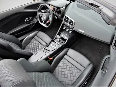 Audi R8 Spyder 5.2 FSI V10 — Cabriolet haute performance, 33 500 km seulement — Thumbnail 17