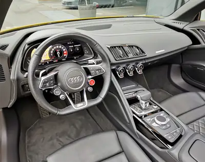 Audi R8 Spyder 5.2 FSI V10 — Cabriolet haute performance, 33 500 km seulement — Thumbnail 24