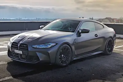 BMW M4 Coupé Competition M xDrive — 510 ch, design sportif intemporel — Außenansicht