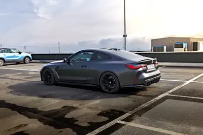 BMW M4 Coupé Competition M xDrive — 510 ch, design sportif intemporel — Heckansicht