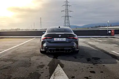 BMW M4 Coupé Competition M xDrive — 510 ch, design sportif intemporel — Innenraum