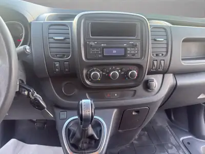 Renault Trafic 2.0 dCi 145 — Utilitaire fiable, 141'000 km, équipé Business — Miniatura 11