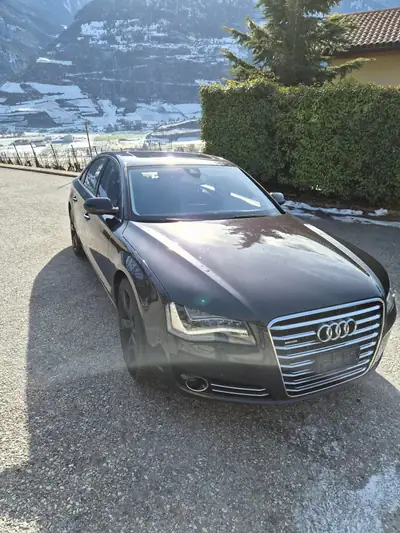 Audi A8 4.2 TDI Quattro — Berline premium diesel, révision majeure 2024/25 — côté