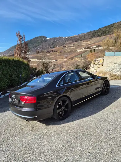 Audi A8 4.2 TDI Quattro — Berline premium diesel, révision majeure 2024/25 — tableau de bord