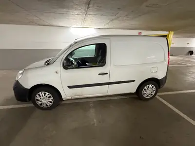 Renault Kangoo dCi 75 — Utilitaire compact fiable, moteur diesel économe — rear view