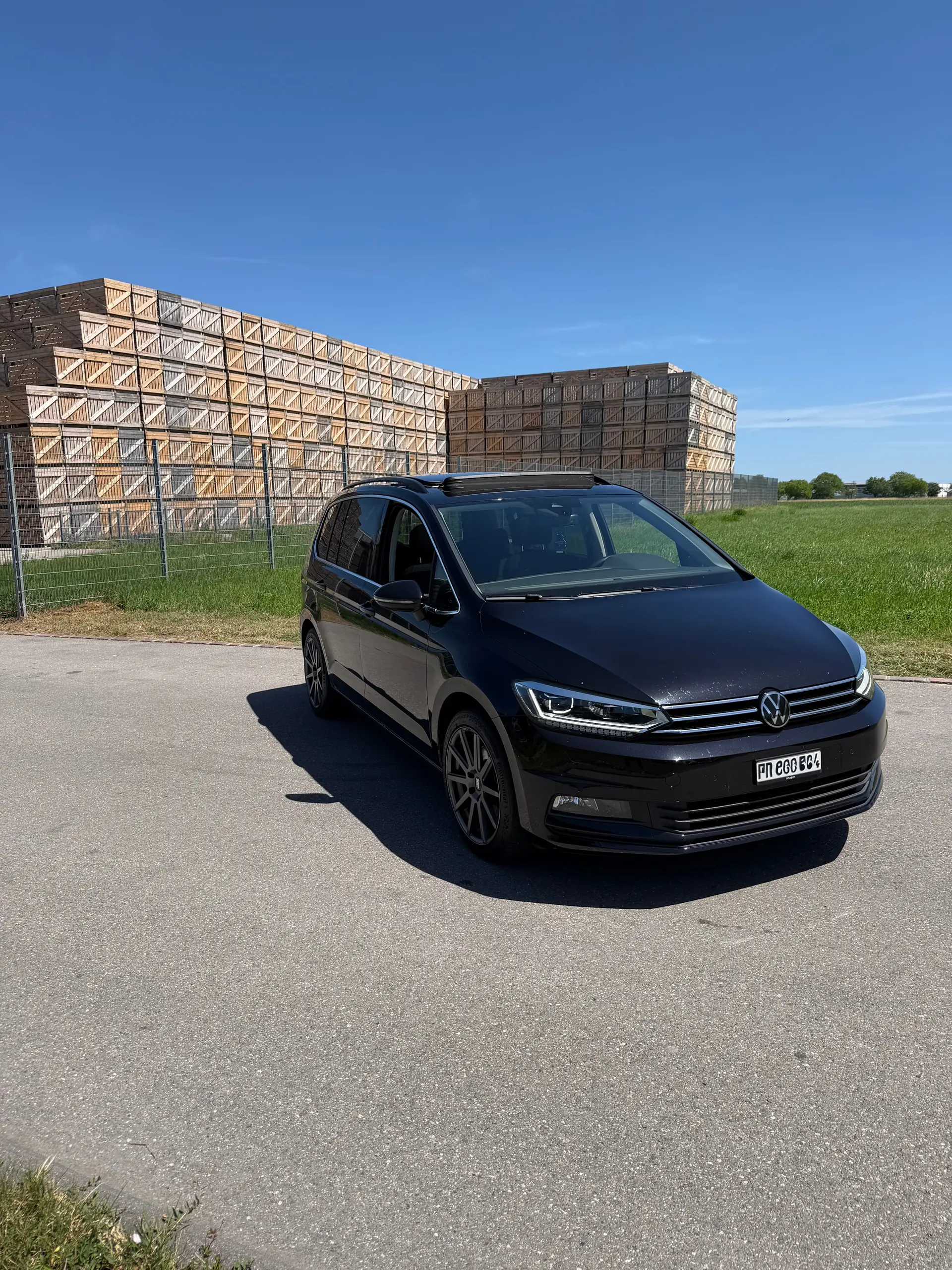 VW Touran 1.5 TSI EVO Comfortline — Monospace 7 places fiable, entretien VW régulier — vue extérieure