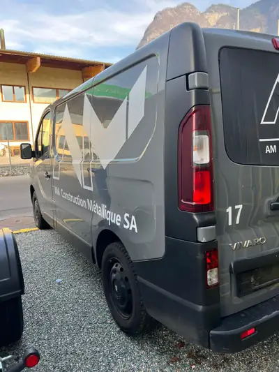 Opel Vivaro 1.6 CDTI 2.7t — Utilitaire spacieux sans accident, 314'000 km — Heckansicht