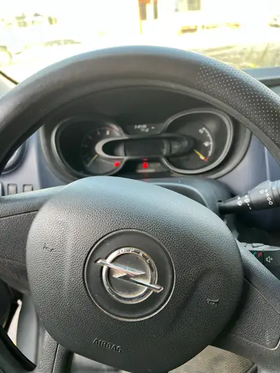 Opel Vivaro 1.6 CDTI 2.7t — Utilitaire spacieux sans accident, 314'000 km — Detail