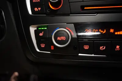 BMW 320d Sport Line — Diesel efficace, équipement premium, sans sinistre — cruscotto