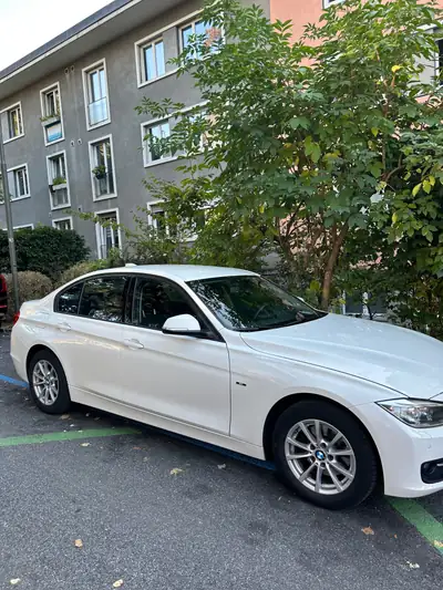 BMW 320d Sport Line — Diesel efficace, équipement premium, sans sinistre — Miniatura 8