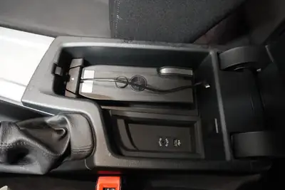 BMW 320d Sport Line — Diesel efficace, équipement premium, sans sinistre — Miniatura 7