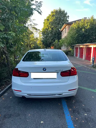 BMW 320d Sport Line — Diesel efficace, équipement premium, sans sinistre — Miniatura 12