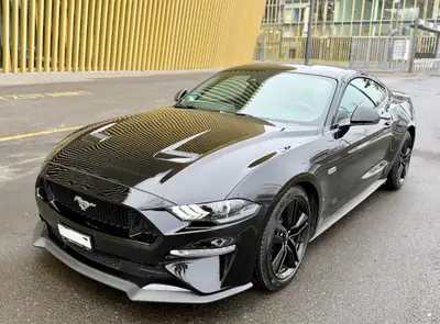 Ford Mustang Fastback 5.0 V8 GT — Muscle car légendaire, 451 ch, entretien impeccable — Außenansicht