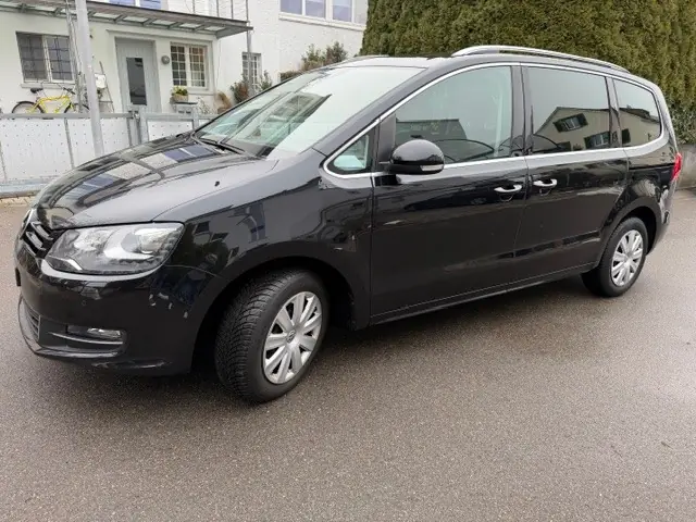 VW Sharan 2.0 TDI Highline — Monospace 7 places diesel, équipement premium — vue extérieure
