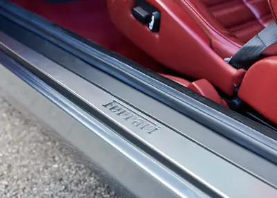 Ferrari F550 Maranello 1997 — Légendaire coupé V12 manuel, 107'000 km — Miniature 9