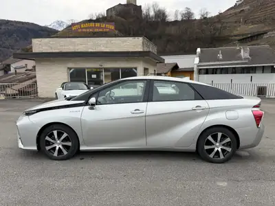 Toyota Mirai Fuel Cell Premium — Révolution hydrogène, 25 500 km seulement — Seitenansicht