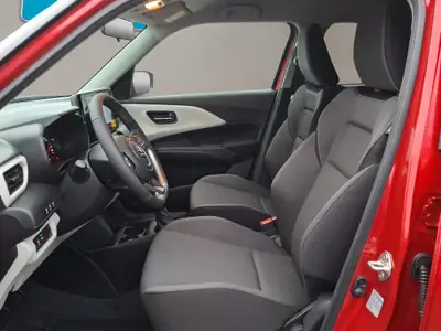 Suzuki Swift 1.2 Sakura Hybrid Automat — Citadine écologique et économique 2025 — detail